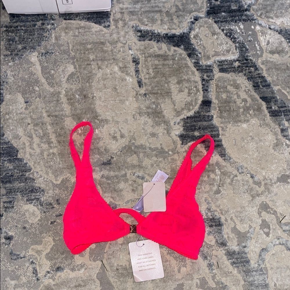 Fenty NWT Vibrant Pink Women's Intimate Bra